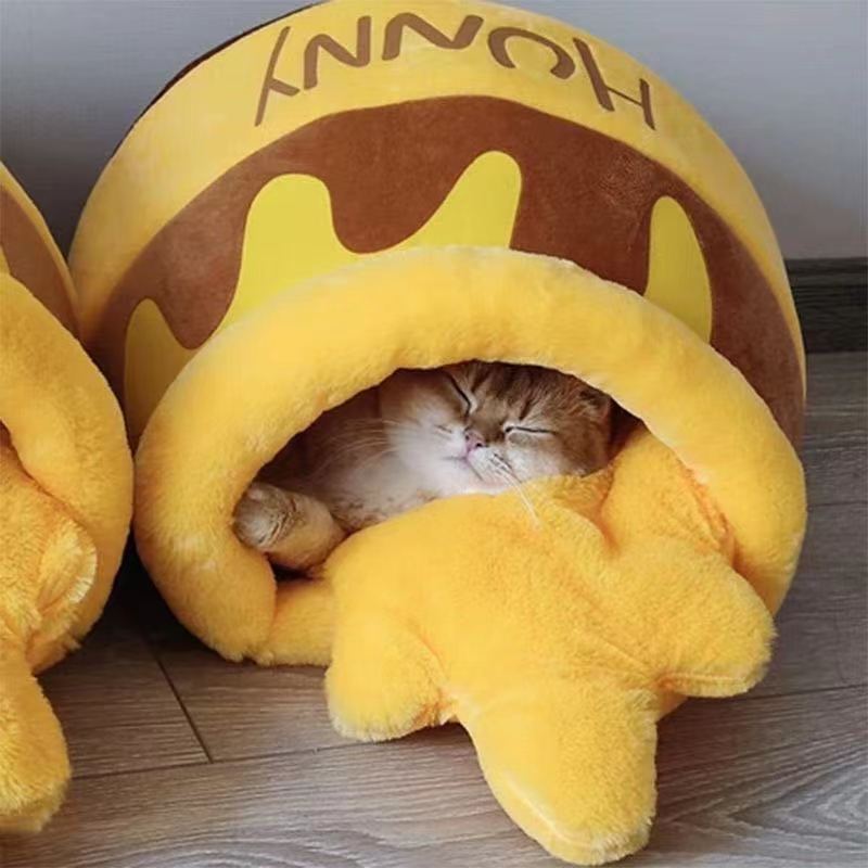 Cozy Honey Pot Cat Cave – Plush Bed for Deep Sleep & Comfort