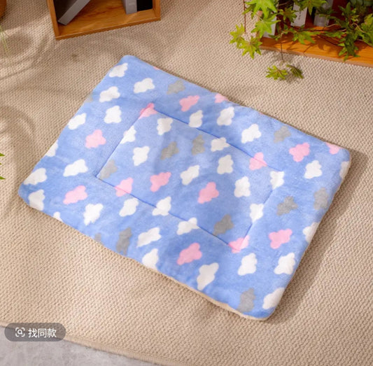 Dog and Cat Bed Winter Warm Mat Dog and Cat Sleeping Mat Pet Blanket