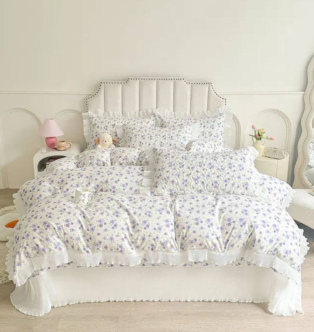 Princess-Style Quilted Non-Slip Bed Cover