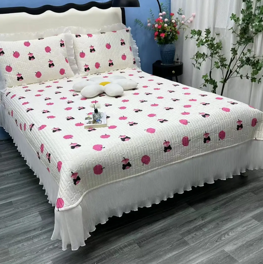 Princess-Style Quilted Non-Slip Bed Cover