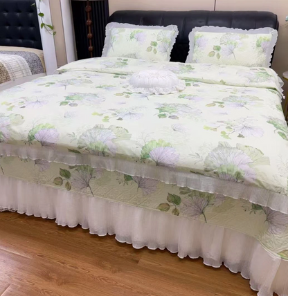 Princess-Style Quilted Non-Slip Bed Cover