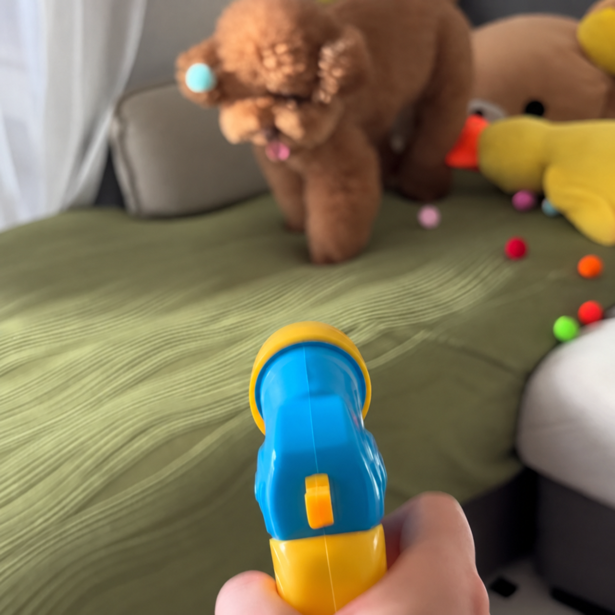 Pom-Pom Ball Launcher